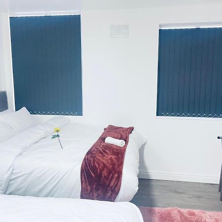 1 Bed Apartment With 2 Beds 1 Double Plus 1 Single Birmingham Buitenkant foto