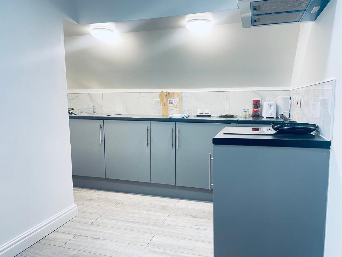 1 Bed Apartment With 2 Beds 1 Double Plus 1 Single Birmingham Buitenkant foto