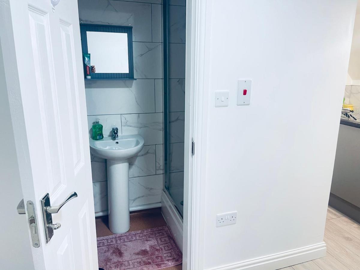 1 Bed Apartment With 2 Beds 1 Double Plus 1 Single Birmingham Buitenkant foto