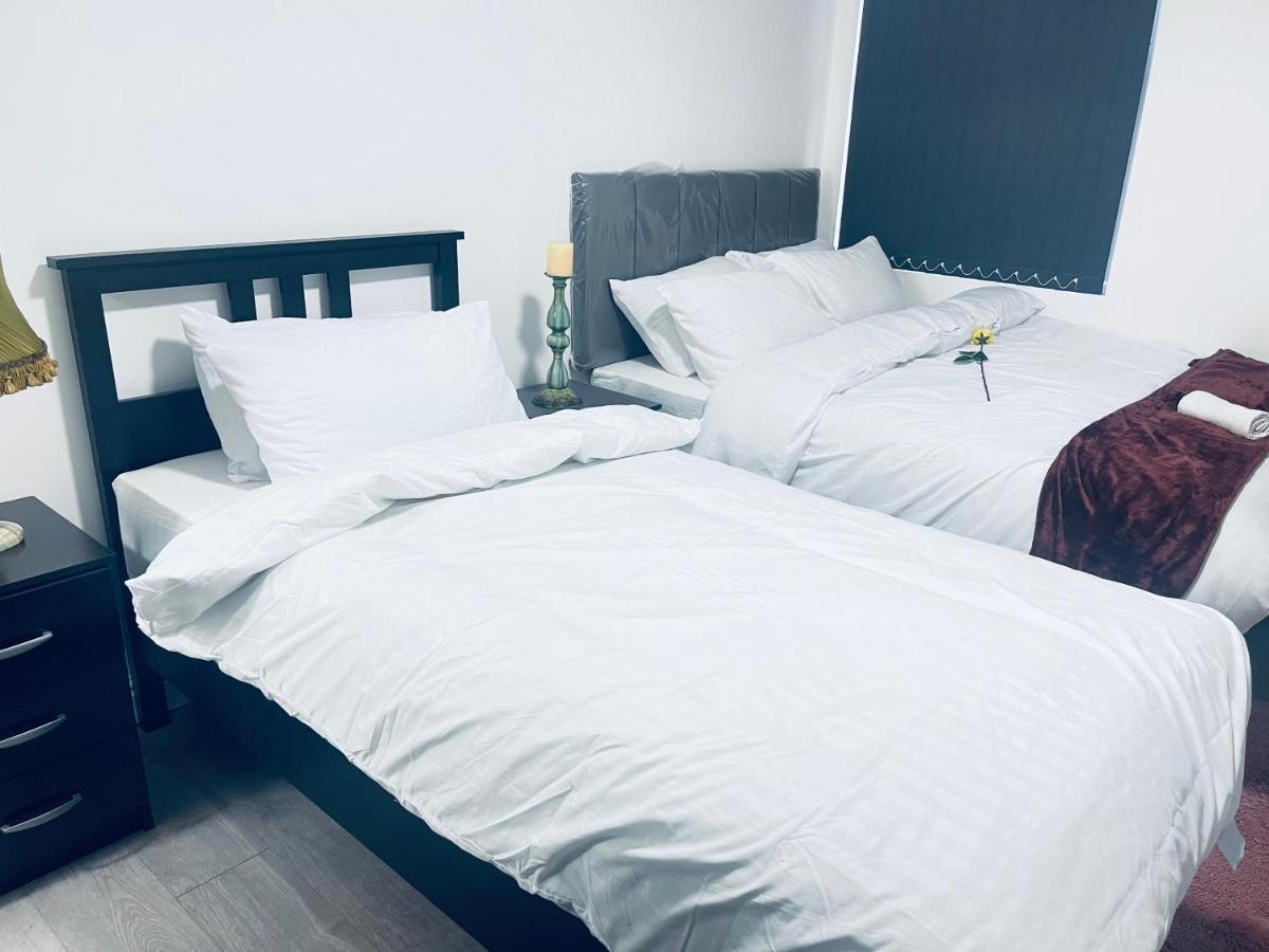1 Bed Apartment With 2 Beds 1 Double Plus 1 Single Birmingham Buitenkant foto