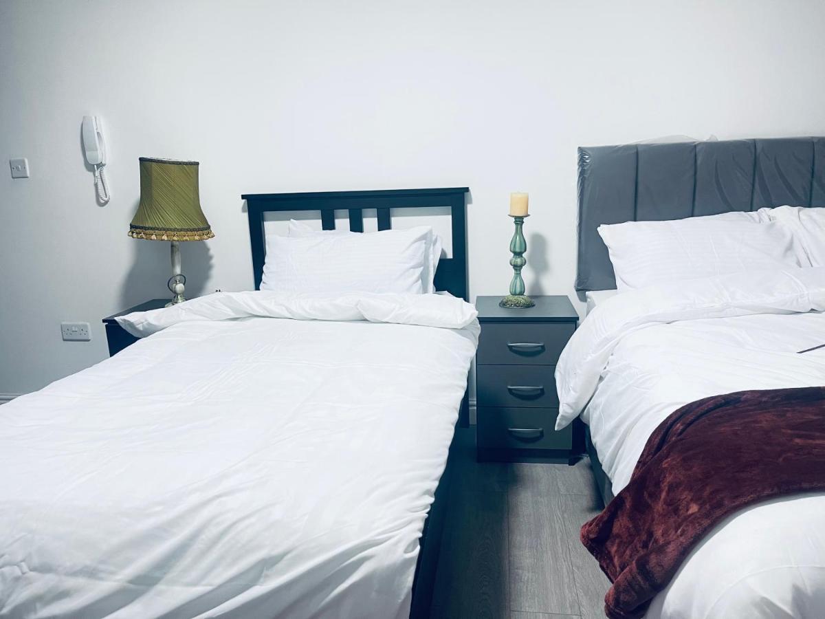 1 Bed Apartment With 2 Beds 1 Double Plus 1 Single Birmingham Buitenkant foto